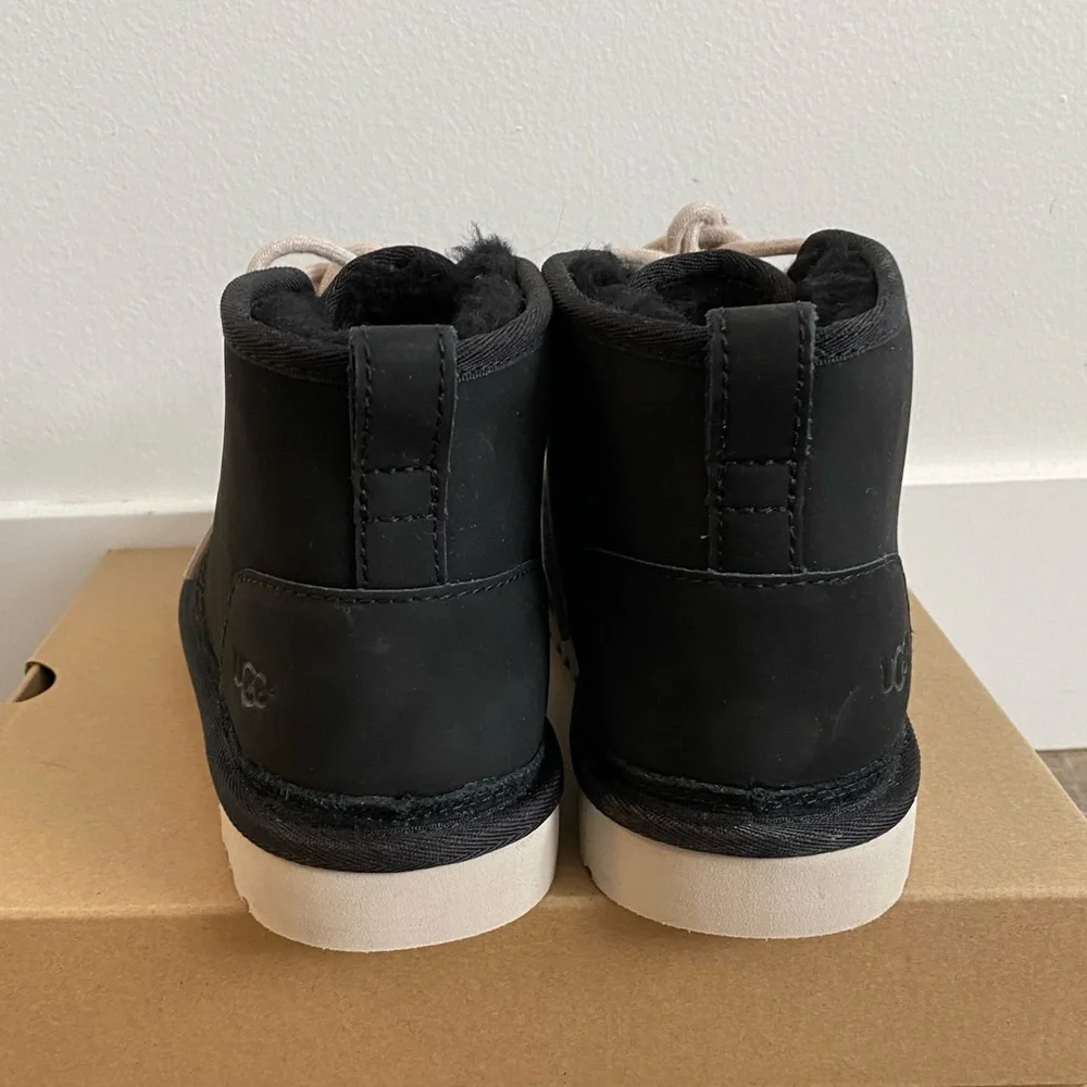 UGG NEUMEL shoe. Color Black. New. Never been worn. Size kids 6 or womens 7.5